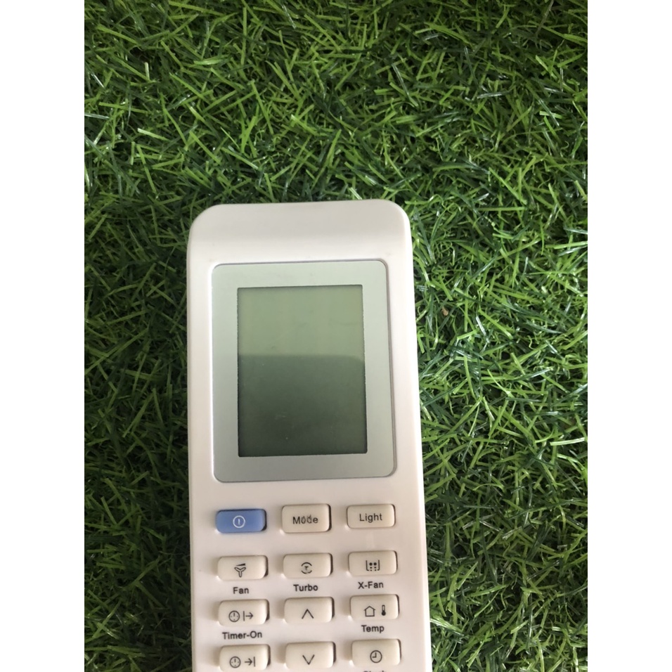 Điều Khiển điều hòa Electrolux mặt trằng 1 nút xanh  loại tốt thay thế khiển zin theo máy - Remote Electrolux
