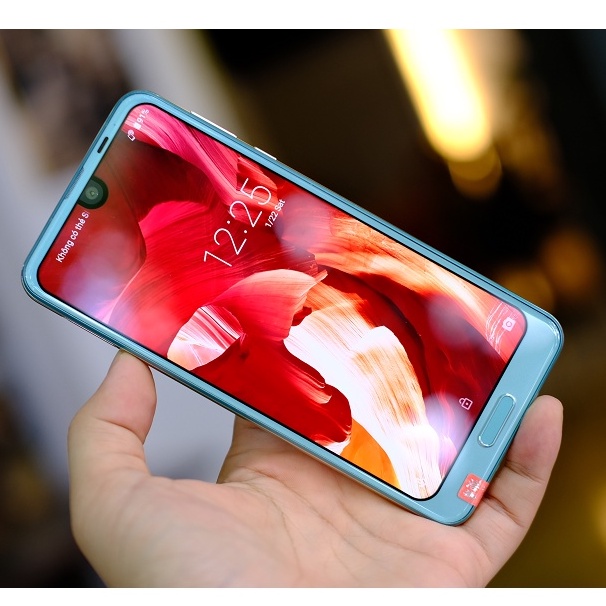 Điện thoại Sharp Aquos R2 Chip 845 ,ram 4G , màn hình 120Hz, Android