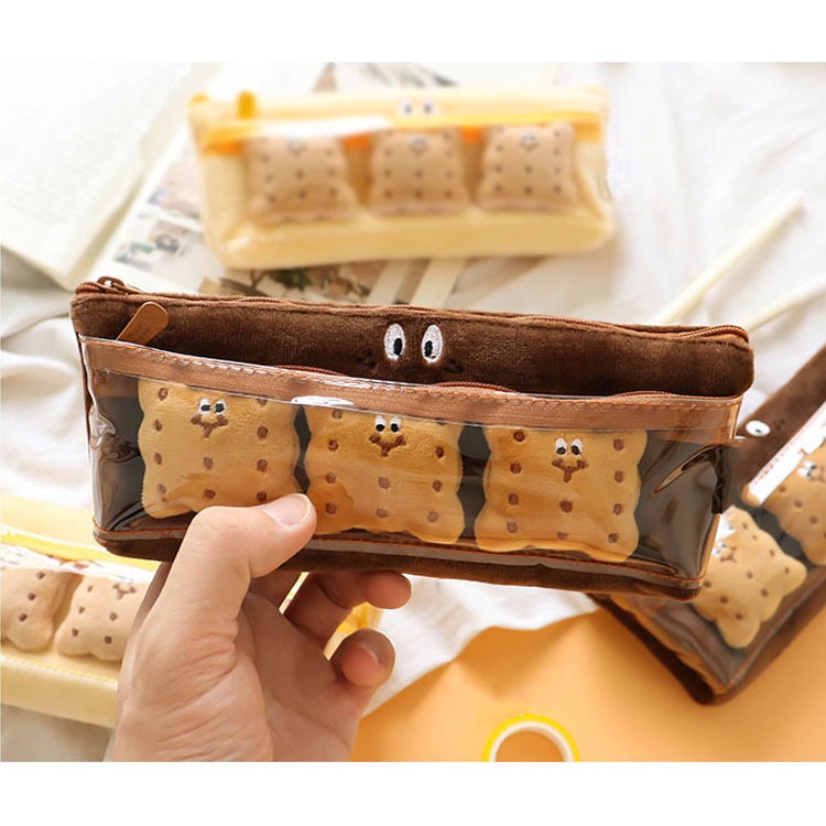 (Thaosi8420) Hộp đựng bút, túi đựng bút bé bánh quy lông mịn kèm stiker bông dễ thương KT 21.5*4.5*9