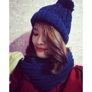 Mũ len đan tay dáng chuông kèm quả bông lớn rất đáng yêu - Quà tặng handmade giữ ấm ngày đông