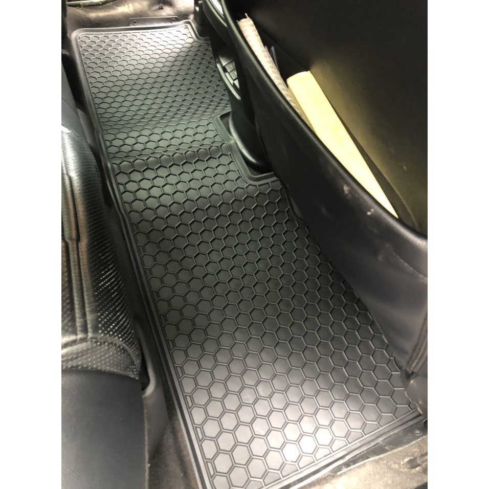 Thảm lót sàn ô tô Mitsubishi Attrage 2019-2022, bộ trải sàn cao su PVC đúc, không mùi an toàn dễ dàng vệ sinh giá tốt