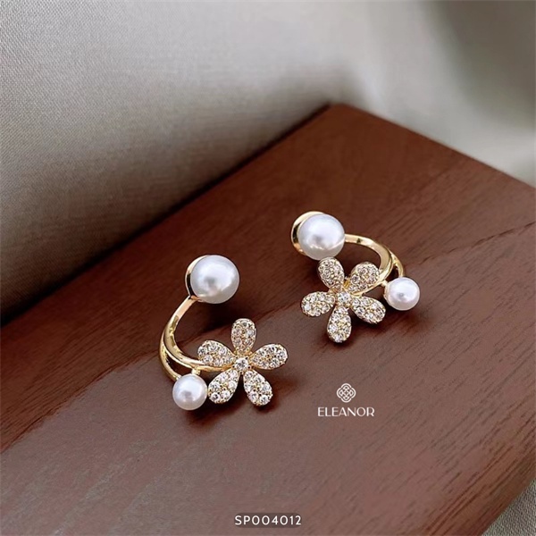 Bông tai nữ chuôi bạc 925 Eleanor Accessories hình hoa đính đá phụ kiện trang sức khuyên tai 4012