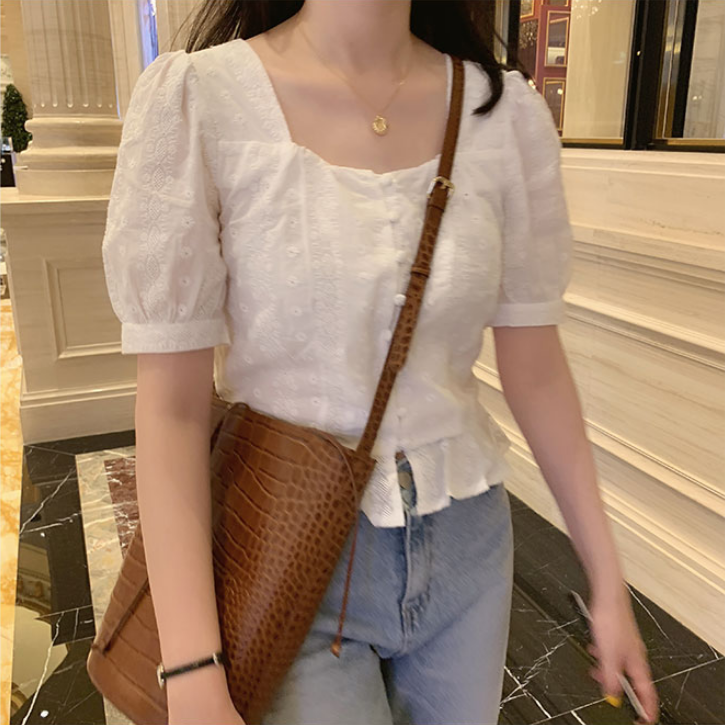 Áo sơ mi nữ cổ vuông Hàn Quốc tay ngắn thêu hoa màu trắng