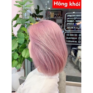 Hãy mua sắm ngay để tận hưởng giá tốt với tóc màu hồng khói. Hình ảnh này sẽ khiến bạn thấy rất hứng thú và không thể chờ đợi để thử kiểu tóc mới lạ này.