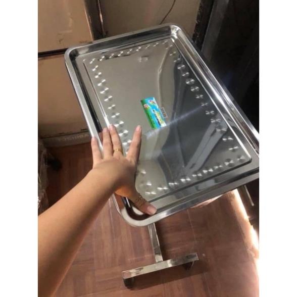 Bàn tít, xe đẩy y tế chất liệu inox dụng cụ phẩu thuật, spa