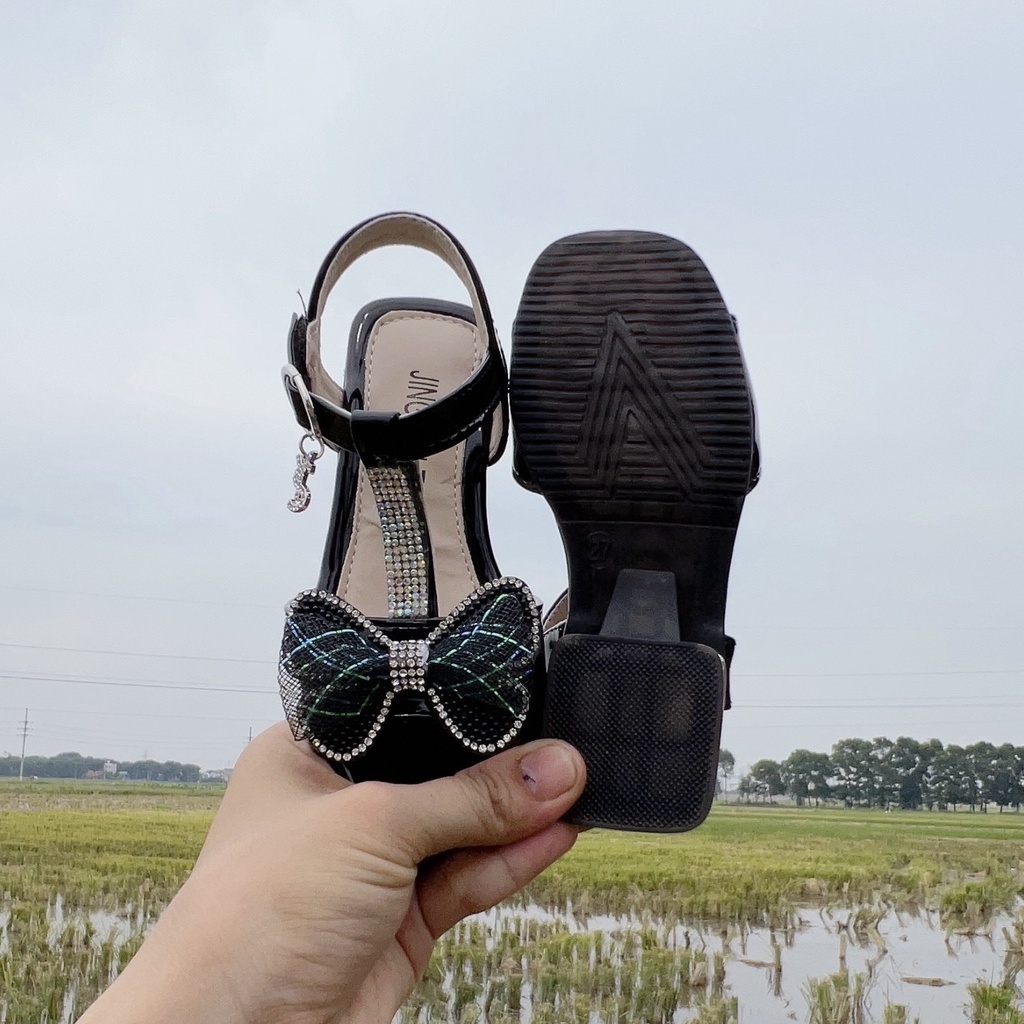 sandal cao cấp có gót cho bé gái dép quay hậu cho bé đế dẻo da bóng êm chân nơ lưới đá sng chảnh 8101