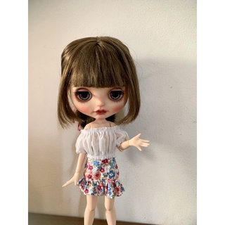 Set áo trễ vai kèm chân váy hoa nhí màu ngẫu nhiên size blythe,xiny