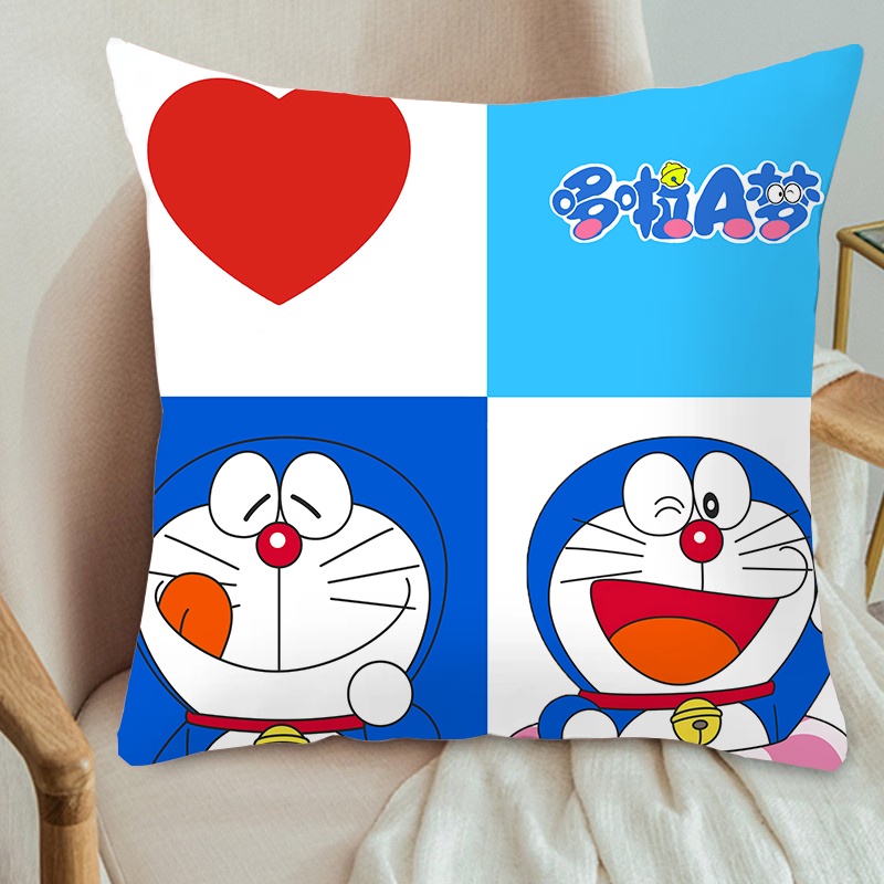 Áo gối vuông in hình Doraemon đáng yêu