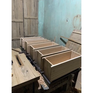 chậu cây gỗ tự nhiên / dài 50cm , rộng 18cm , cao 20cm