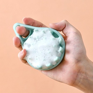 Bàn chải massage đầu silicon mềm mại giúp thư giãn da đầu 88280
