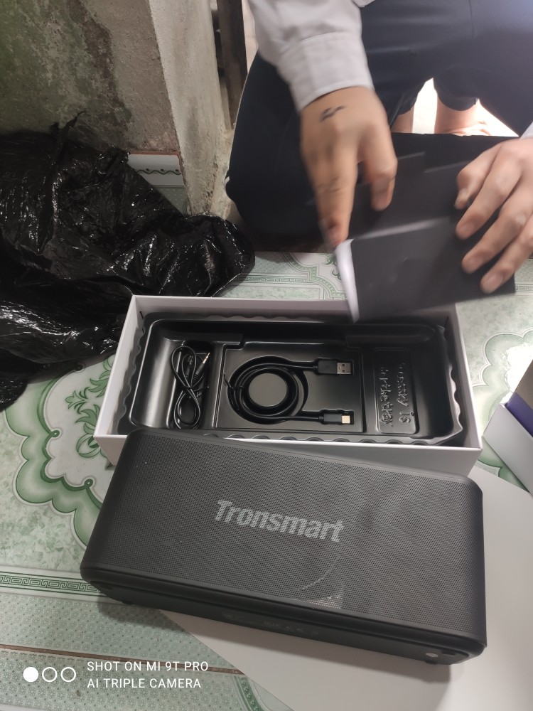 Thiết kế loa Tronsmart Element Mega Pro