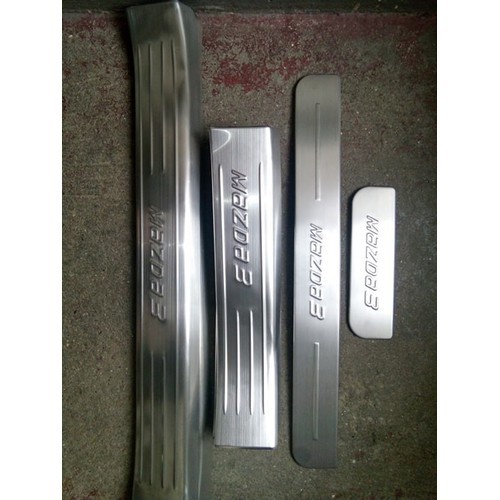 Ốp bậc chân trong, ngoài xe Mazda 3 2016-2023 inox cao cấp, sáng bóng