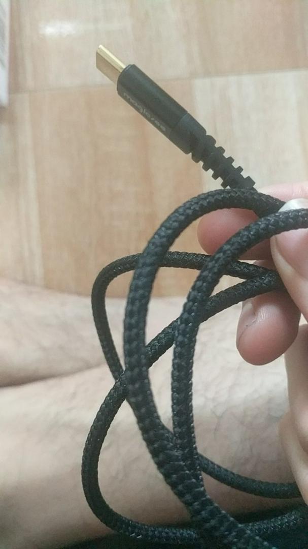 Dây cáp nylon Magicsee màu đen và đỏ