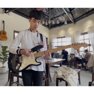 huy_guitar
