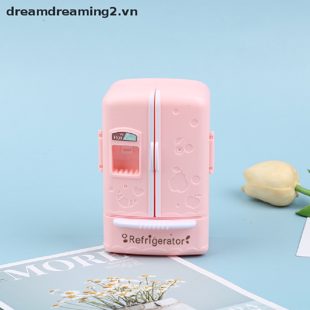 Tủ lạnh màu hồng cho ngôi nhà búp bê
