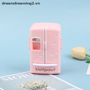 Tủ lạnh màu hồng cho ngôi nhà búp bê
