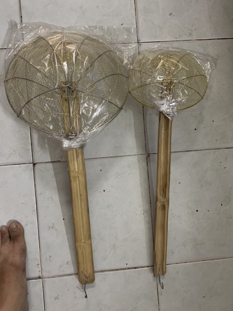 VỢT MÌ CÁN TRE LƯỚI ĐỒNG 1 LỚP NHỎ , TRUNG , LỚN
