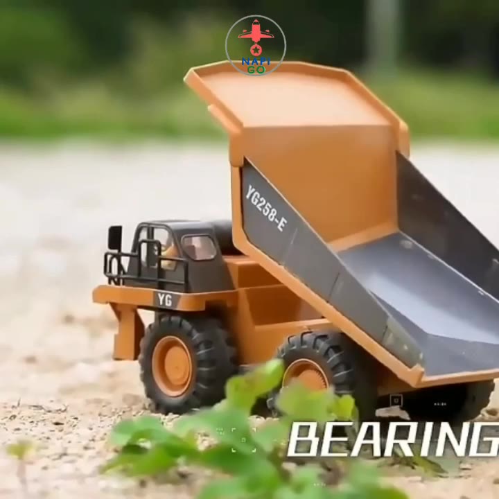 Máy xúc điều khiển từ xa XUEZHISHAN 11 kênh gầu hợp kim tỉ lệ 1:20
