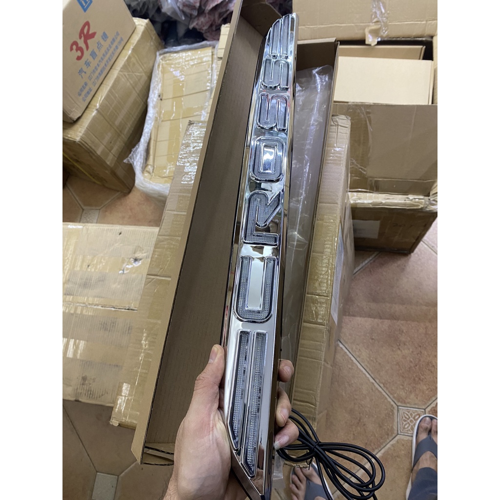 Đèn led tay cốp sau xe Toyota Cross 2020-2022, zin theo xe không độ chế. Mẫu mạ crom
