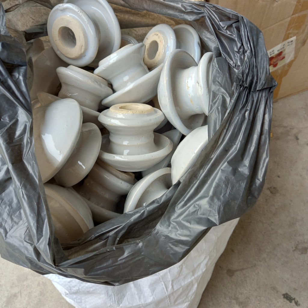 xứ treo cách điện,sứ quấn dây điện dân dụng | Shopee Việt Nam