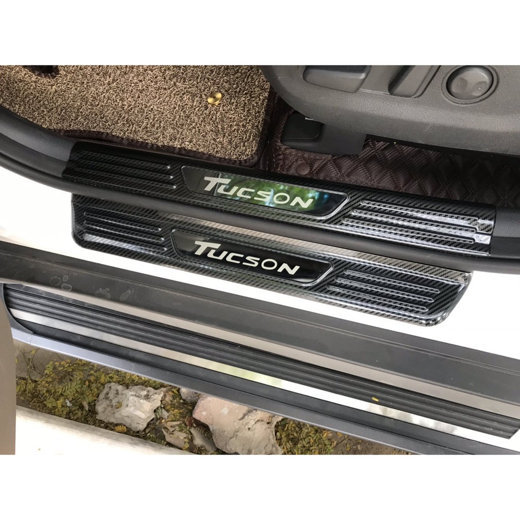Ốp bậc cửa Tucson, nẹp bước chân Hyundai Tucson 2022, Chất liệu Carbon cao cấp