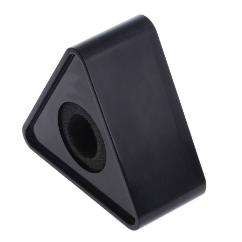 Miếng tam giác khoét lỗ gắn micro dùng để gắn logo khi phỏng vấn trên tv diy