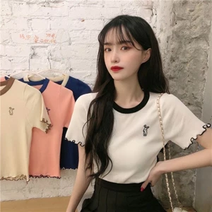 Áo croptop cuốn biên thiêu hình thỏ