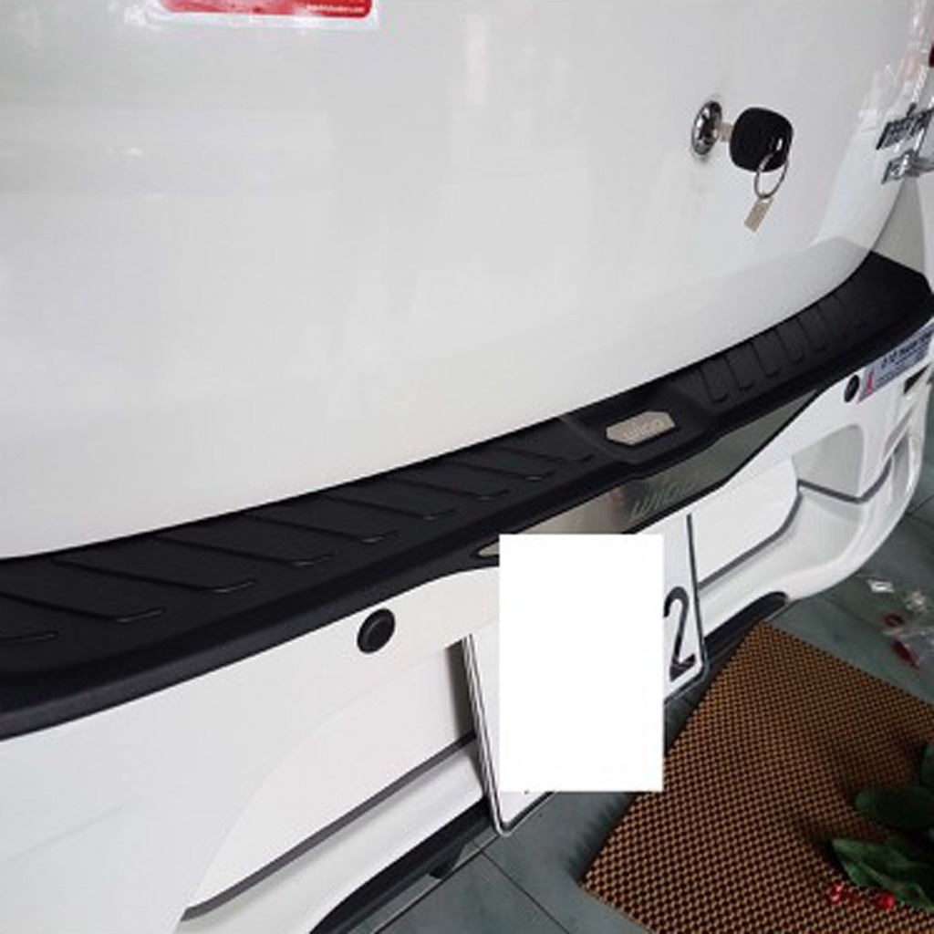 Ốp chống trầy cốp ngoài cho xe Toyota Wigo 2018-2022 chất liệu NHỰA 3D cao cấp