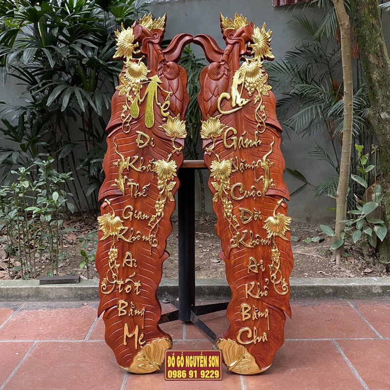 Tranh Câu Đối Cha Mẹ Gỗ Hương Hình Tàu Lá Chuối kích thước 25*107cm