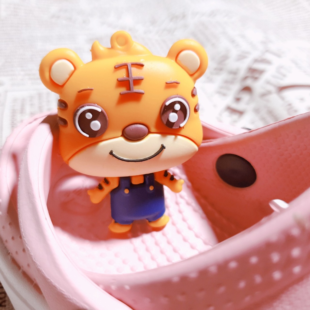 Sticker dán dép cross / nút gắn hkdesign mẫu chú C.ọp con cute 4D TO ...