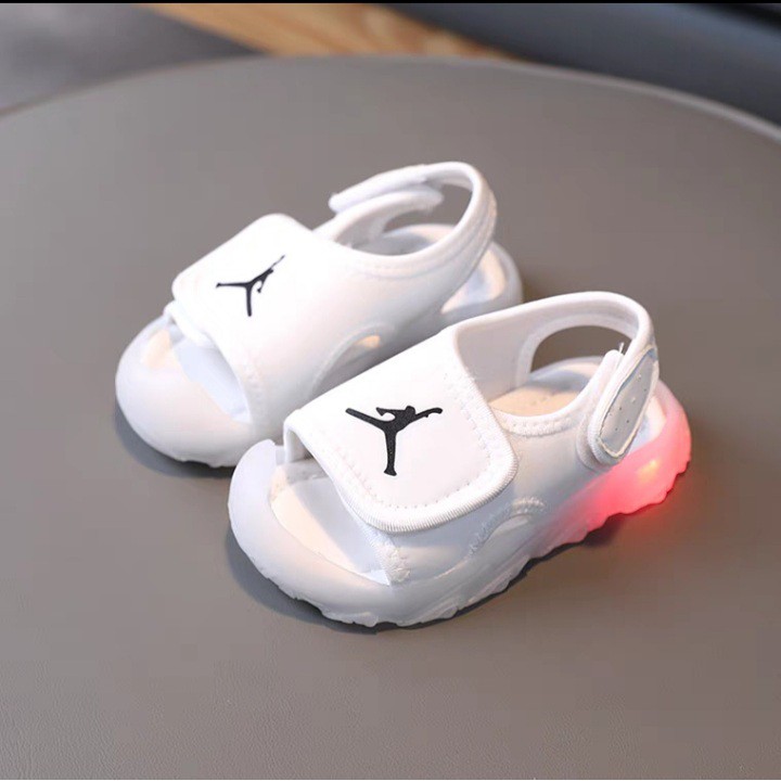 Sandal chống vấp-dép tập đi cho bé quai ngang dán vải có đèn led,quai vải thầm mồ hôi thoáng mát, siêu mềm, siêu êm 8021