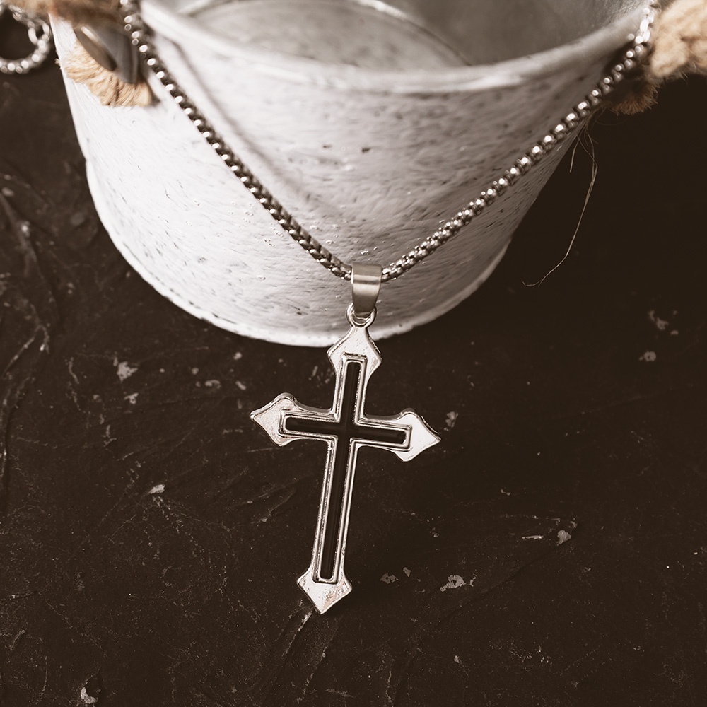 Vòng cổ mặt thánh giá rỗng phong cách gothic cổ điển cho bạn trai