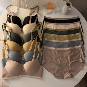 Bộ Áo Ngực Không Gọng 3 / 4 Cup Kèm Quần Lót Nâng Ngực Màu Sắc Tương Phản Thời Trang Quyến Rũ Cho Nữ