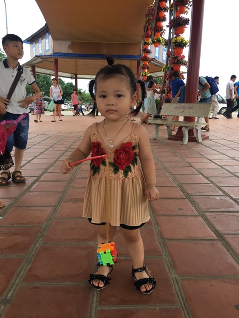Váy xinh