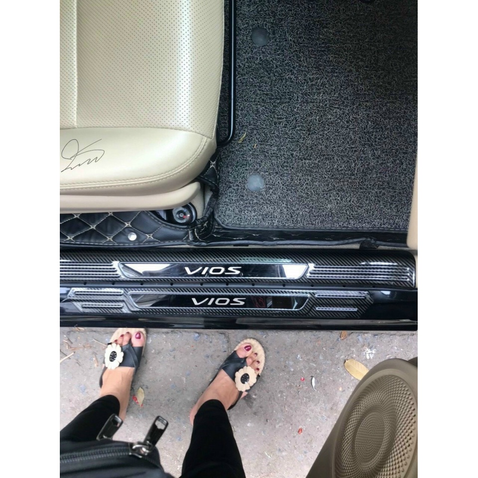 Ốp bậc cửa Vios, nẹp bước chân Toyota Vios 2019-2023, Chất liệu Carbon cao cấp