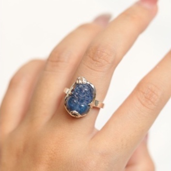NHẪN TỲ HƯU KYANITE