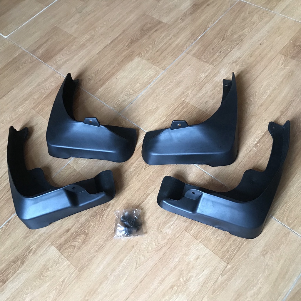Chắn bùn bánh xe Toyota Camry đời 2007- 2008 2009 2010 2011 2012 ( bộ 4 chiếc kèm Ốc)