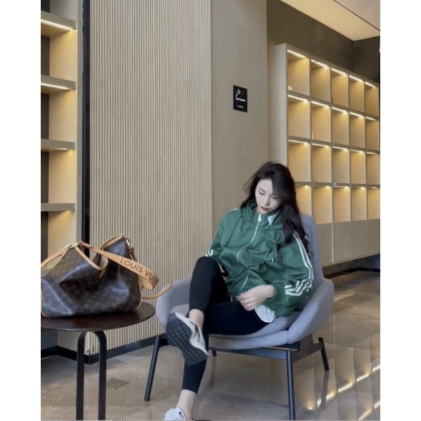 (HCM) ÁO KHOÁC DÙ THỂ THAO 3 SỌC TAY , THỜI TRANG CÁ TÍNH - HÀN QUỐC SANG CHẢNH , TÔN DÁNG HOTHIT CHO CÁC BẠN NỮ HIYU FA