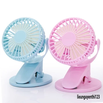Quạt tích điện kẹp đa năng bàn học, nôi bé, xe hơi - Khung xoay 360 độ-Chia sẻ: 0 Quạt Tích Điện Kẹp Bàn Đa Năng