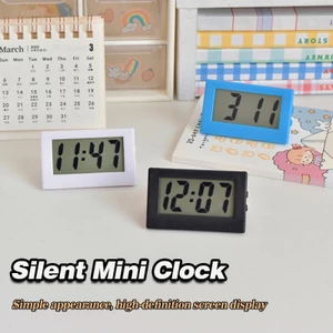 Đồng Hồ Báo Thức Kỹ Thuật Số Hình Tam Giác Mini Để Bàn Không Ồn Tiện Dụng Cho Học Sinh
