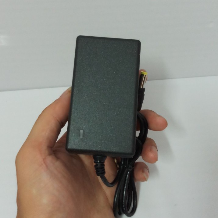 Sạc pin 21v dùng cho máy khoan pin 18v, 21v, 24v, 26v