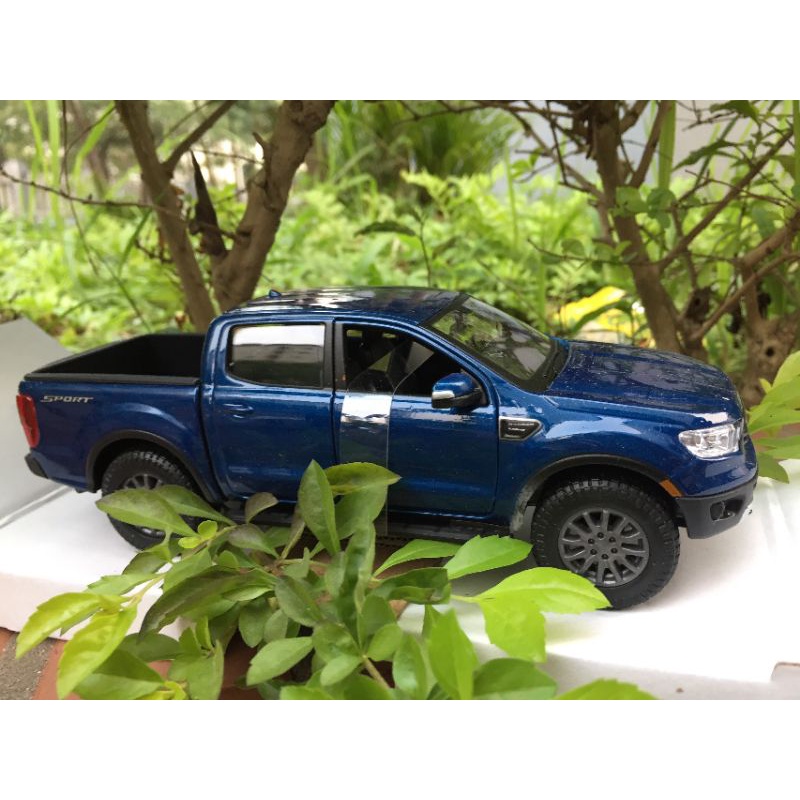 Xe mô hình ô tô bán tải Ford Ranger tỷ lệ 1/27 hãng Maisto. | Shopee ...