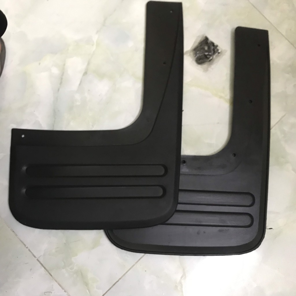 Chắn bùn 2 bánh sau xe Ford Everest các đời 2006- 2015, chắn bùn đất bắn lên xe rất tốt, bộ 2 chi tiết kèm ốc vít