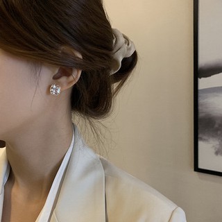 Khuyên tai nữ thời trang thanh lịch LINDO