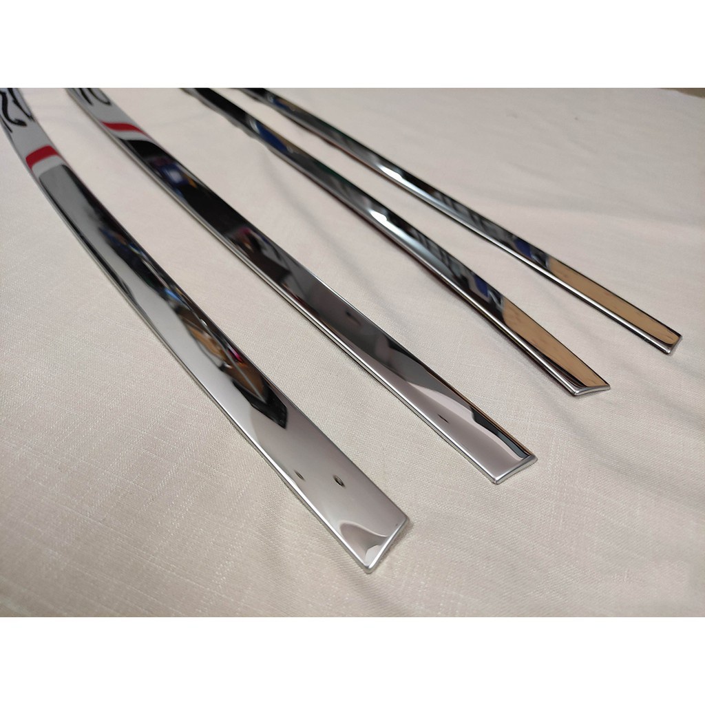 Nẹp viền chân kính, cong kính Xe Grand i10 2012- 2020 chất liệu inox dùng chung 2 bản sedan và hatback