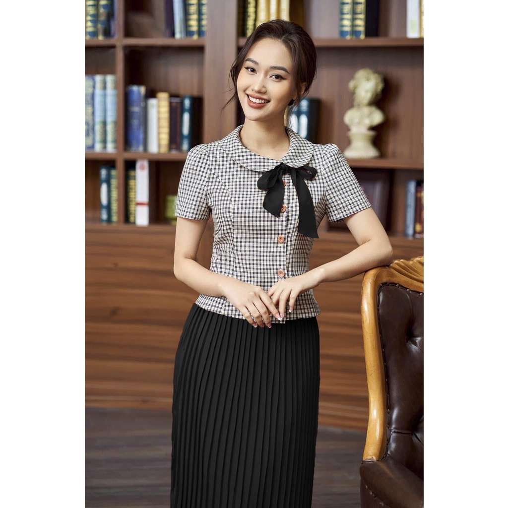 Ảnh Set sơ mi chân váy công sở cổ tròn tay lỡ mix chân váy xếp ly chất liệu kate nhật hiện đại Evalover 4