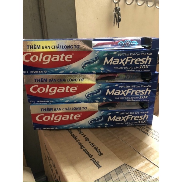 Kem Đánh Răng Colgate Maxfresh 225gr tang ban chai