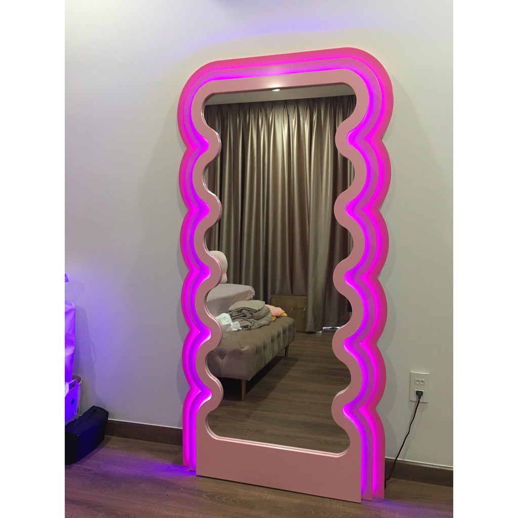 Gương soi toàn thân lượn sóng dáng gương Ngọc Trinh, Gương Selfie, Gương Decor soi toàn thân có led - NHU Y DECOR