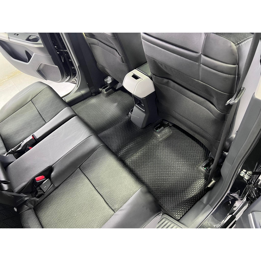 Thảm lót ô tô KATA cho xe Toyota Veloz Cross (2022-2025) - Khít với sàn, Chống trơn, Không mùi, Không ẩm mốc
