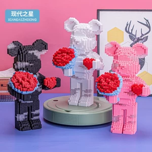 Xếp hình gấu bearbrick cầm hoa size to 55cm